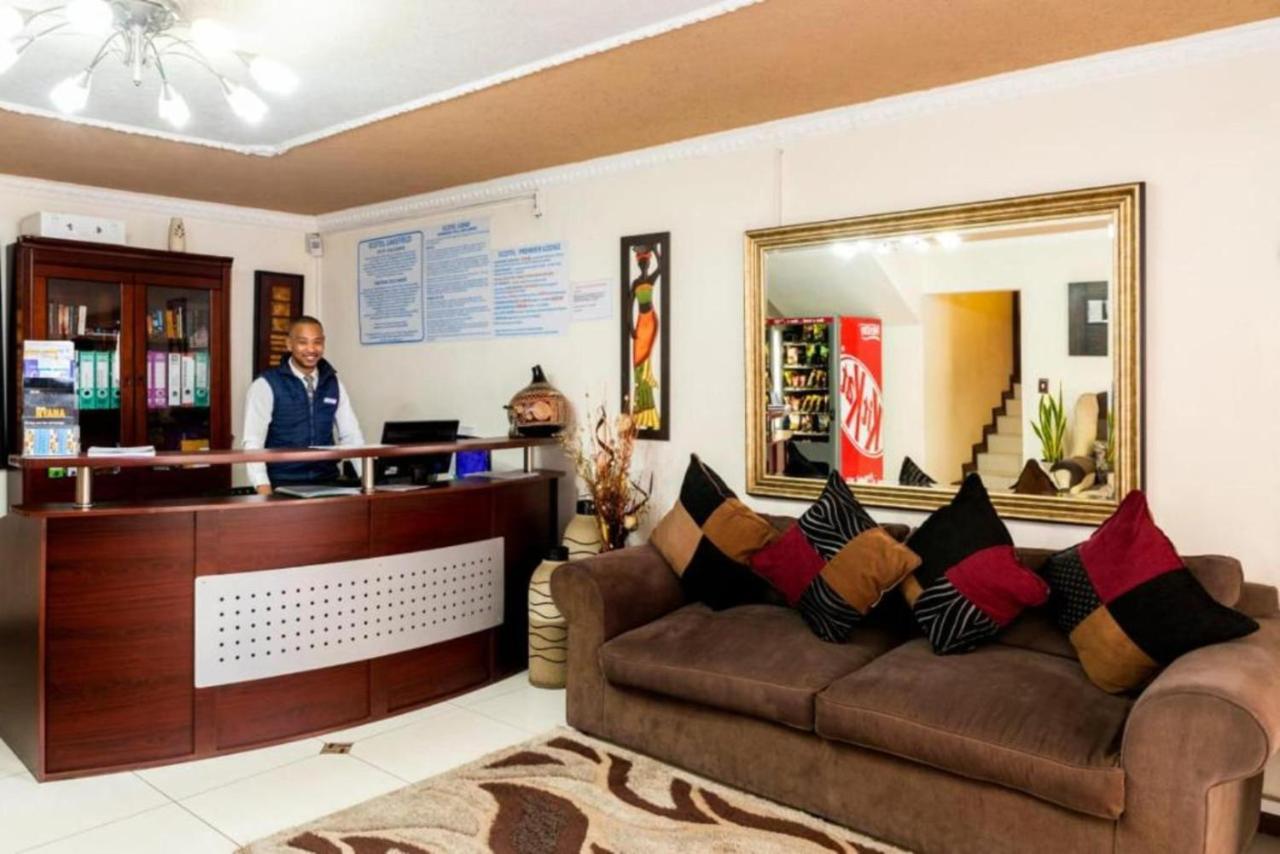 Ecotel Premier Lodge & Conference Centre ベノニ エクステリア 写真