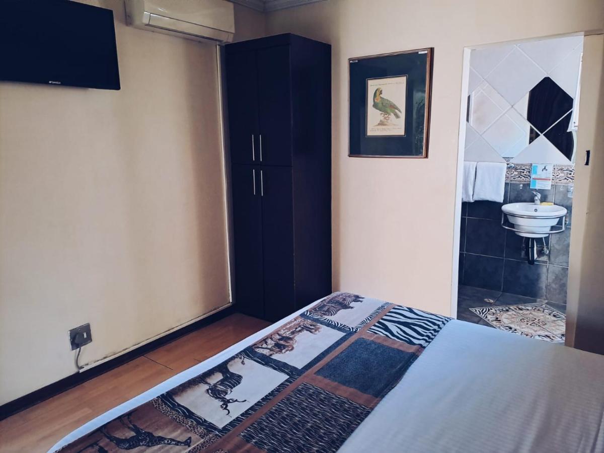 Ecotel Premier Lodge & Conference Centre ベノニ エクステリア 写真