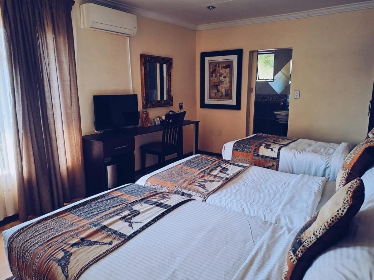 Ecotel Premier Lodge & Conference Centre ベノニ エクステリア 写真
