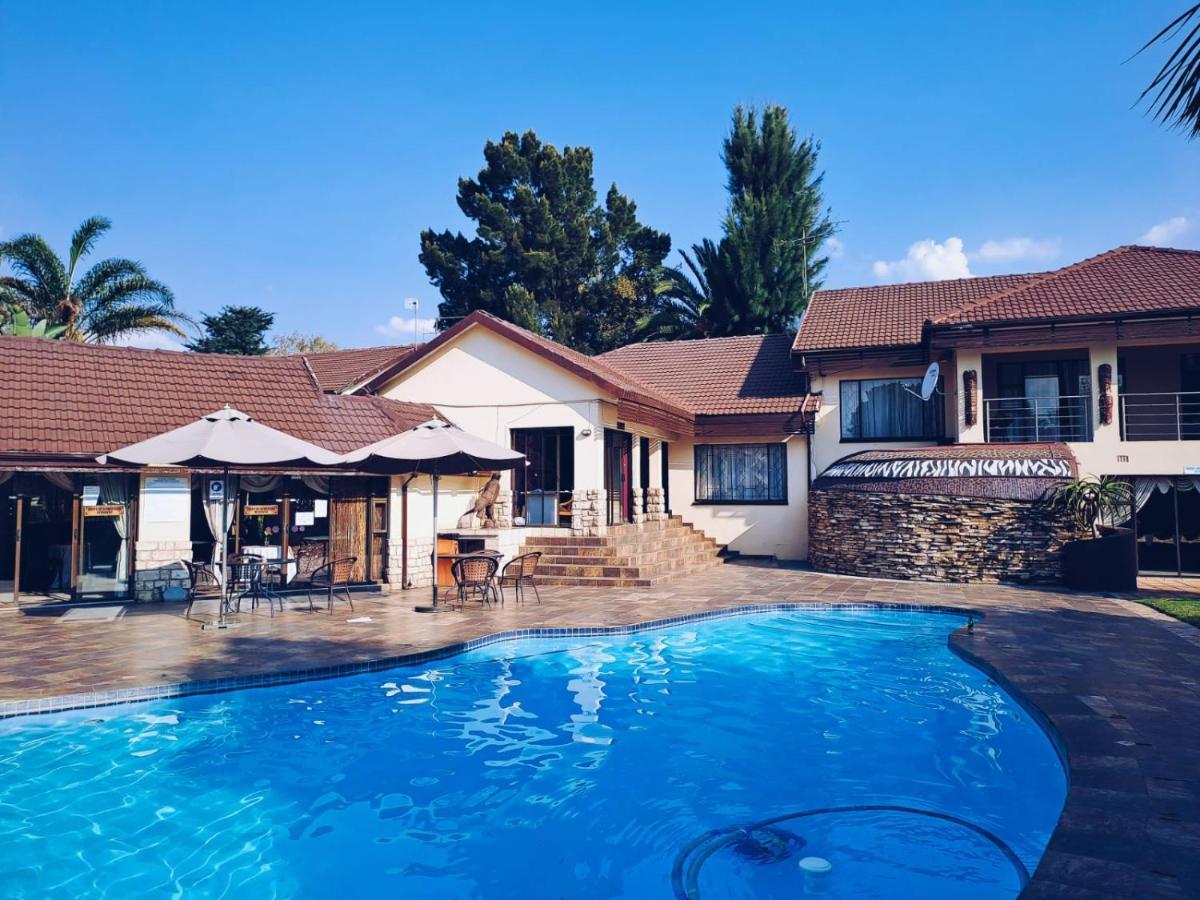 Ecotel Premier Lodge & Conference Centre ベノニ エクステリア 写真