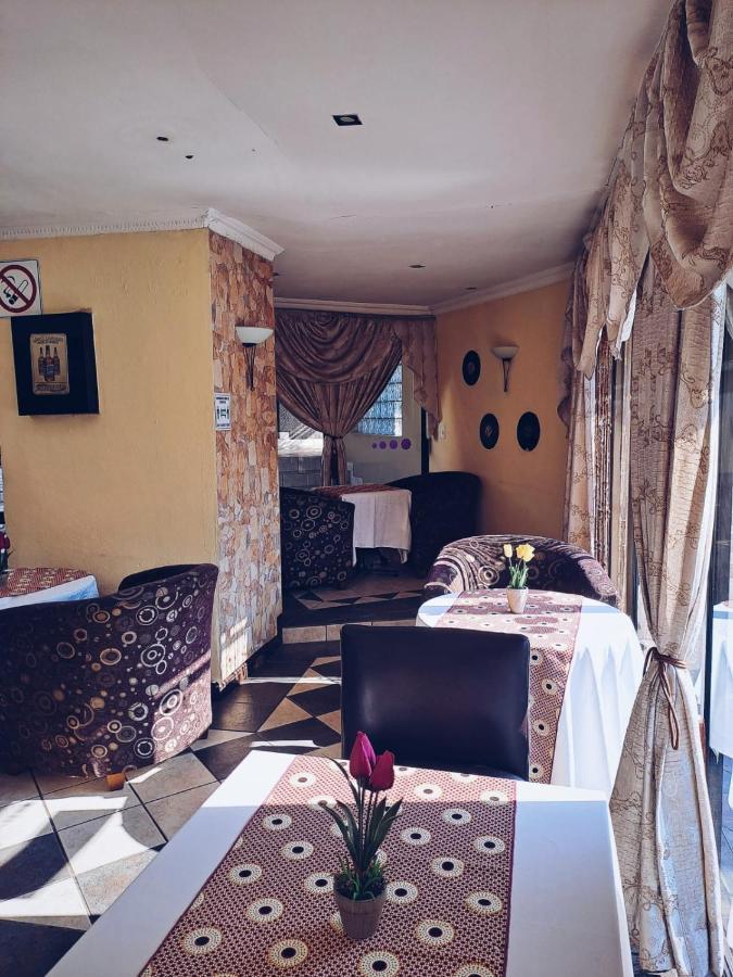 Ecotel Premier Lodge & Conference Centre ベノニ エクステリア 写真