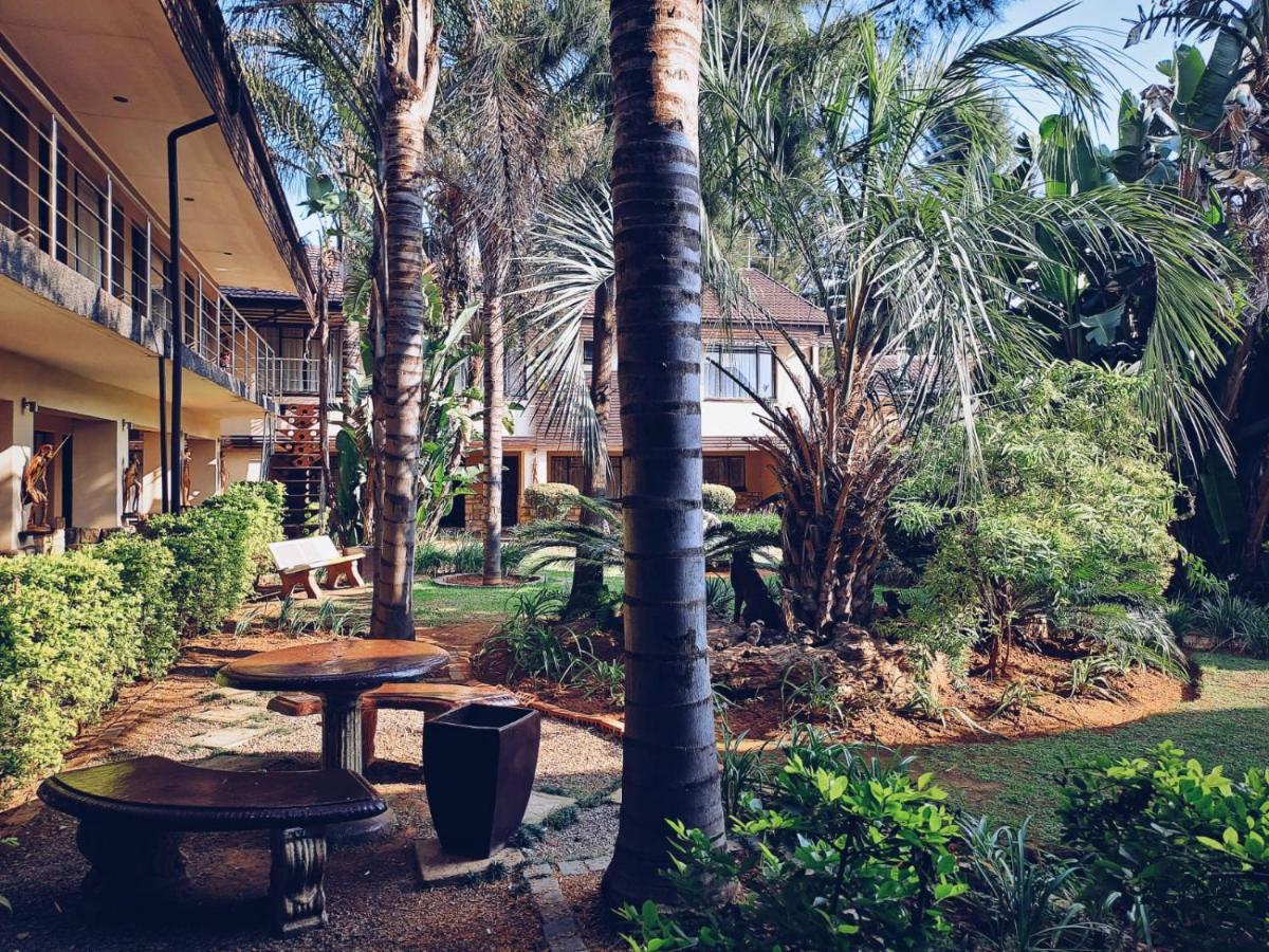Ecotel Premier Lodge & Conference Centre ベノニ エクステリア 写真