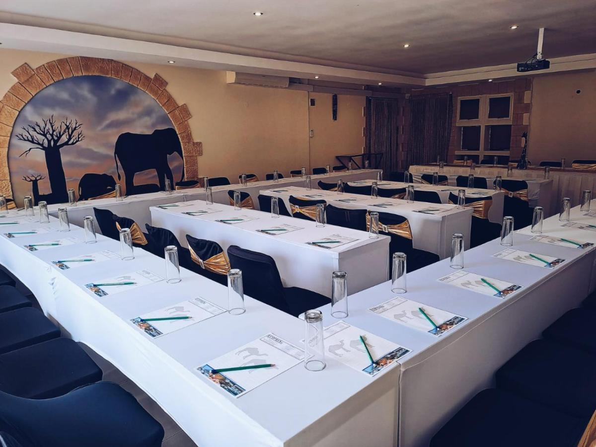 Ecotel Premier Lodge & Conference Centre ベノニ エクステリア 写真