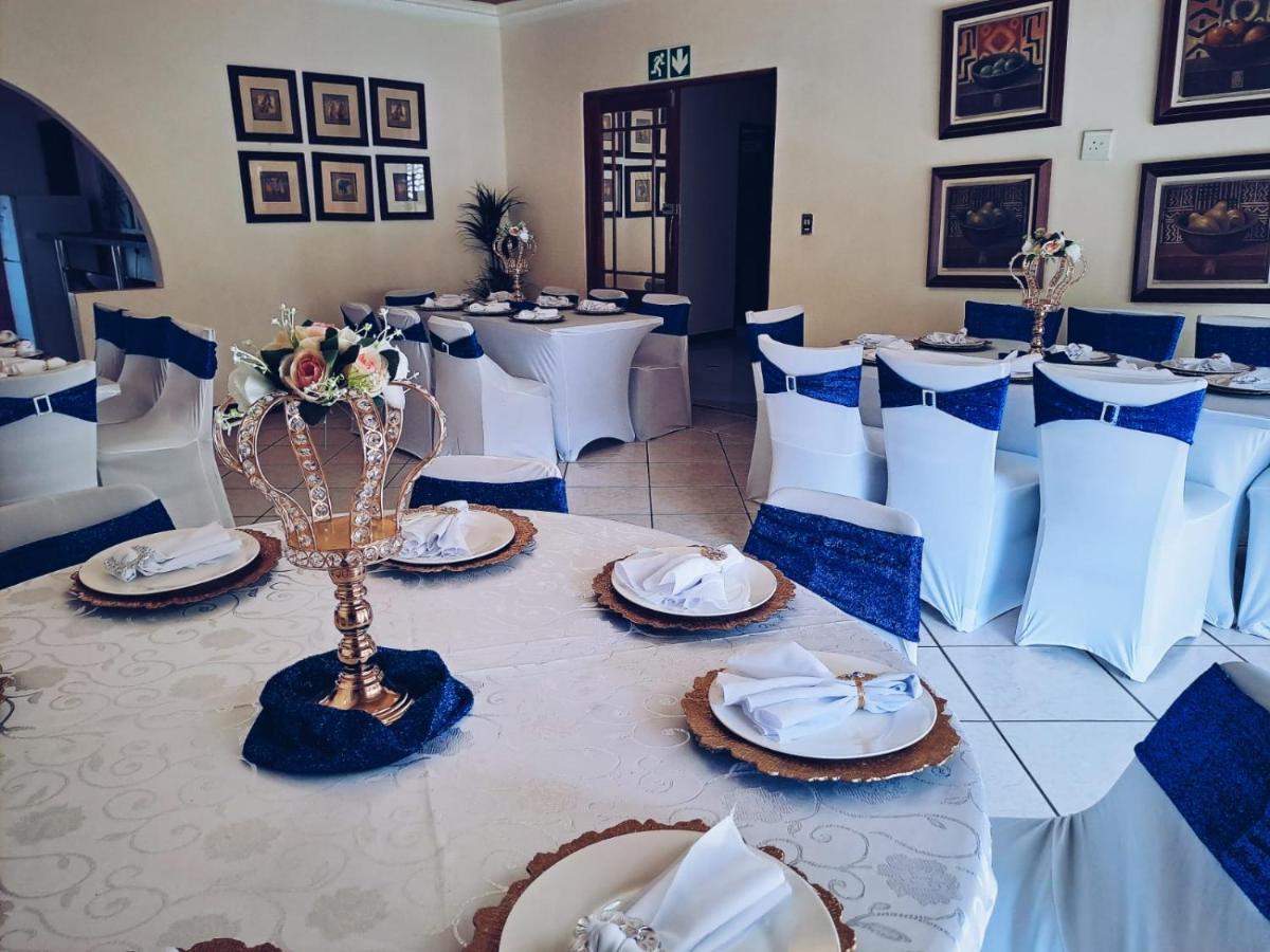 Ecotel Premier Lodge & Conference Centre ベノニ エクステリア 写真
