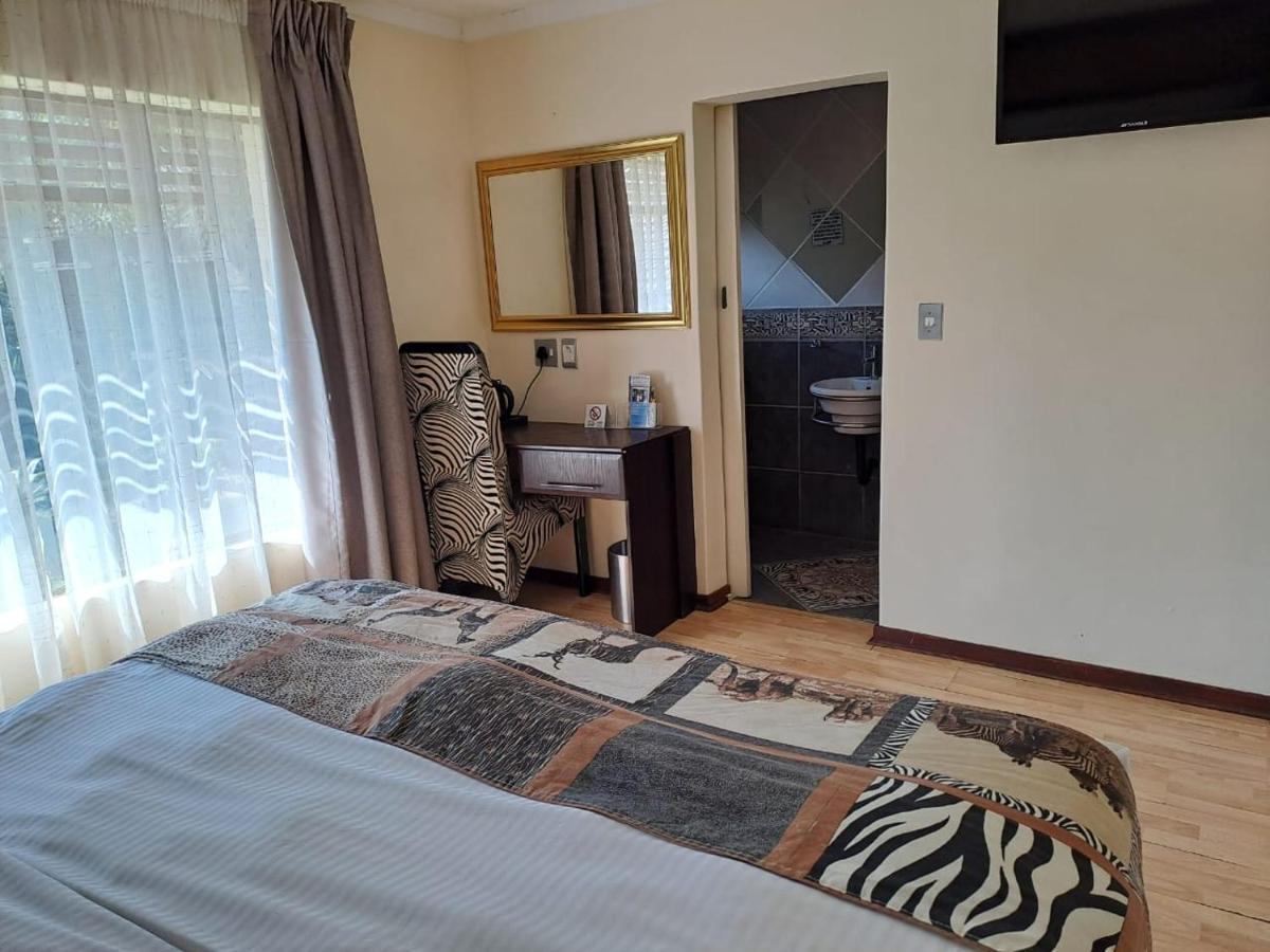 Ecotel Premier Lodge & Conference Centre ベノニ エクステリア 写真