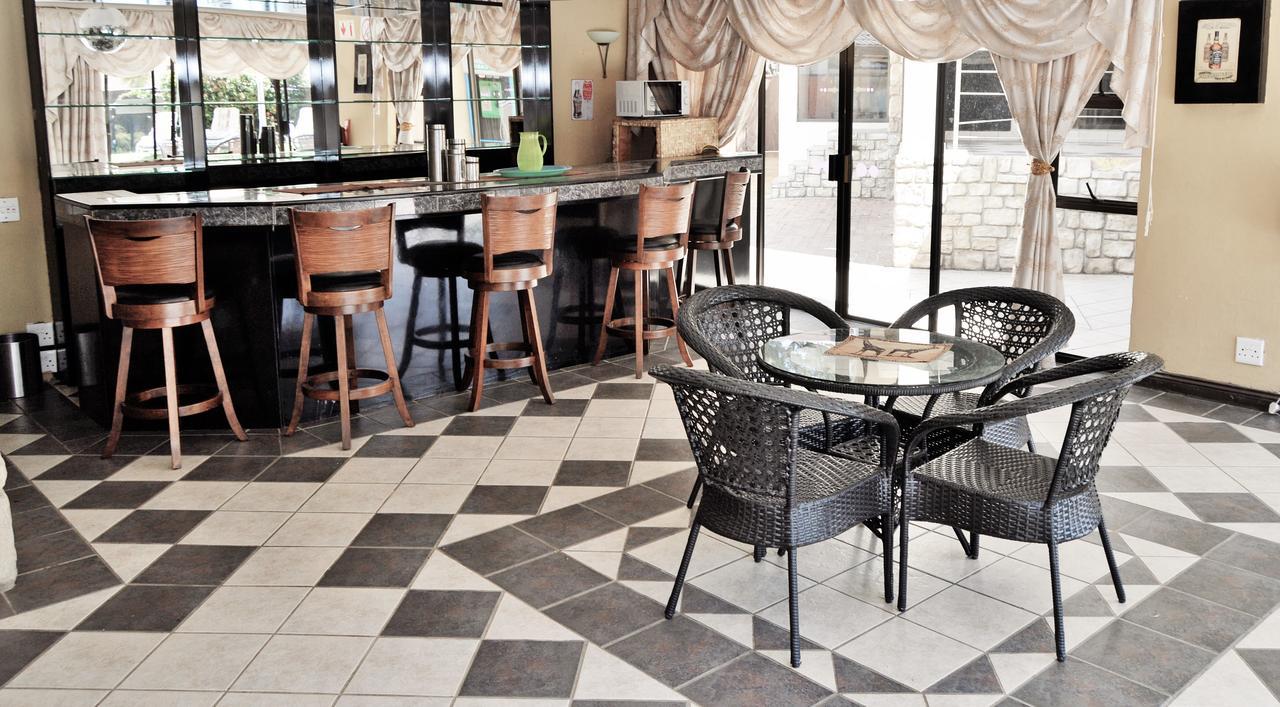 Ecotel Premier Lodge & Conference Centre ベノニ エクステリア 写真